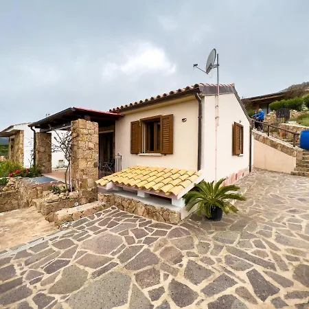Holiday home Villetta Singola Di Pietro E Lucia Vaccileddi